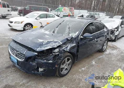 2012 Volvo S60 T5 z USA, uszkodzony, nr VIN YV1622FSXC2037083